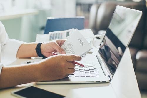 Tips For Advanced Practitioners: Tune Up Your Resume For a Medical Specialty Change